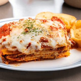 Lasagna (With Meat Sauce)