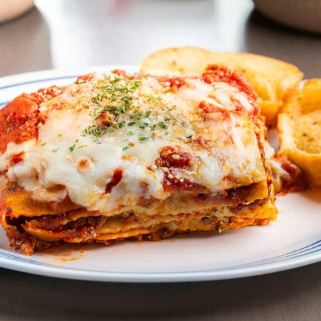 Lasagna (With Meat Sauce).